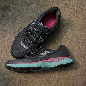 Fila Women's Gray and Pink Running Shoes